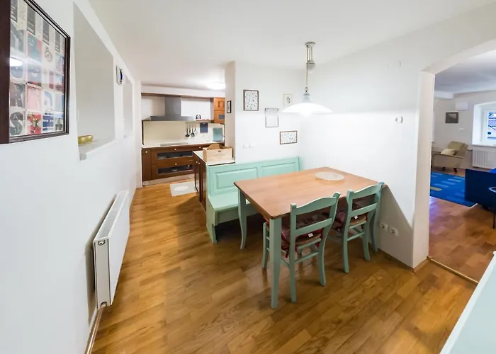 Stairway To The Castle Apartment *