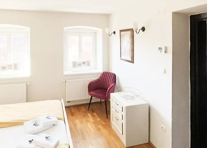 Stairway To The Castle Apartment *